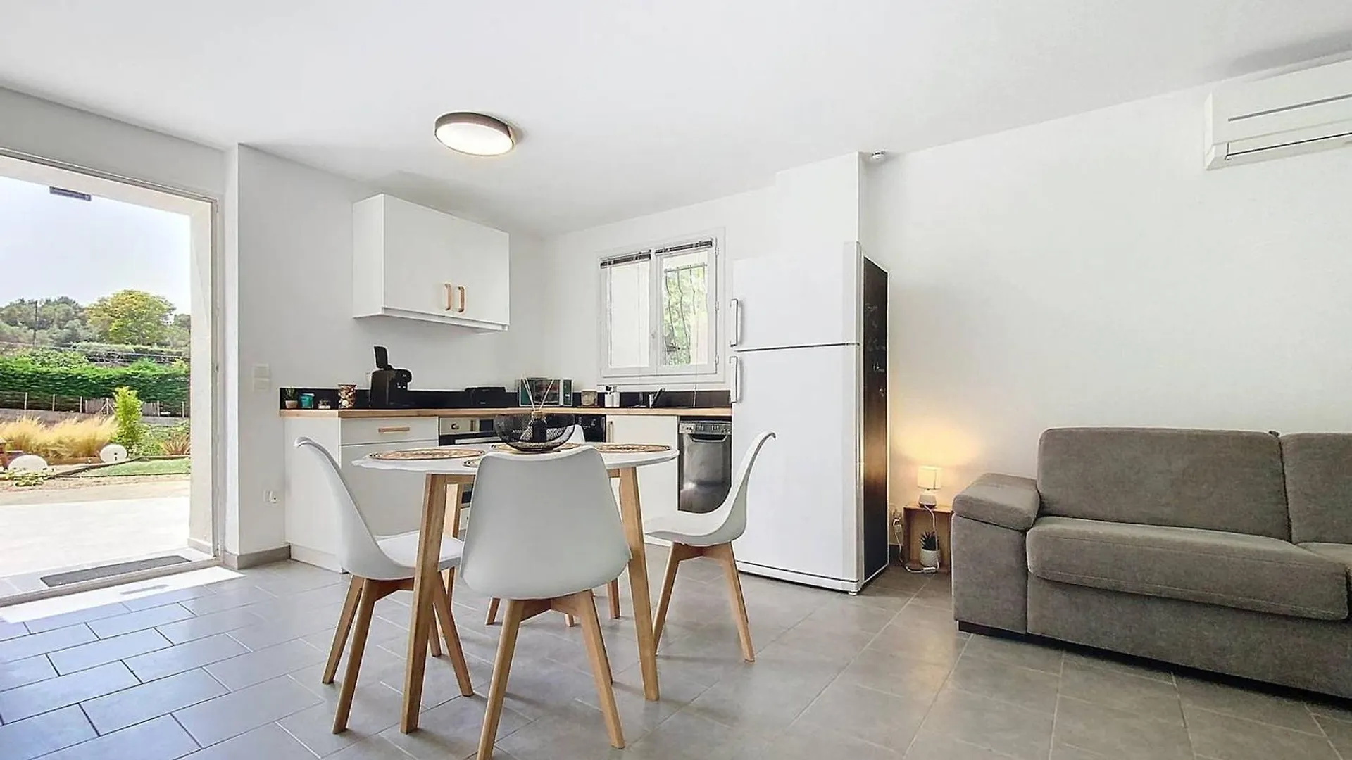 Havre De Paix Entre Nature Et Mer, T2 Refait A Neuf, Climatise, Ideal Pour 4! - Fr-1-770-18 Saint-Cyr-sur-Mer 0*,